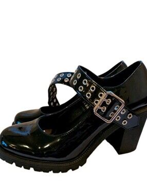 Torrid Black Patent Mary Jane Lug Heel Buckle Grommets 10 WW Extra Wide Like New